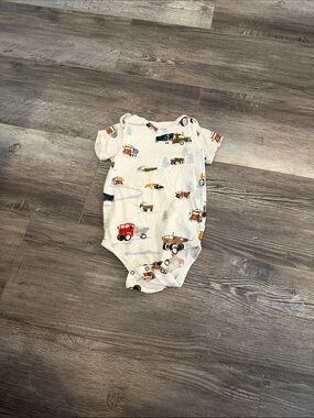 Loulou Lollipop Infant Short Sleeve Onesie with Vintage Truck Print - Cream